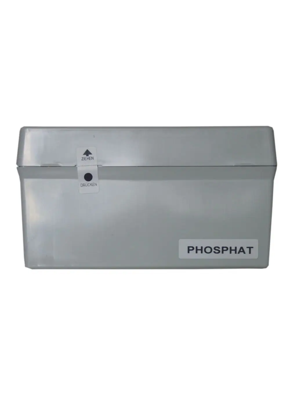 Aluminiumkiste von Judo mit Aufkleber für Phosphat-Test, beschriftet mit "PHOSPHAT". Die Kiste hat einen Hebelmechanismus zum Öffnen und Schließen.